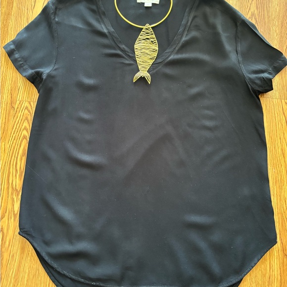Cloth & Stone v-neck shirt - Picture 8 of 9